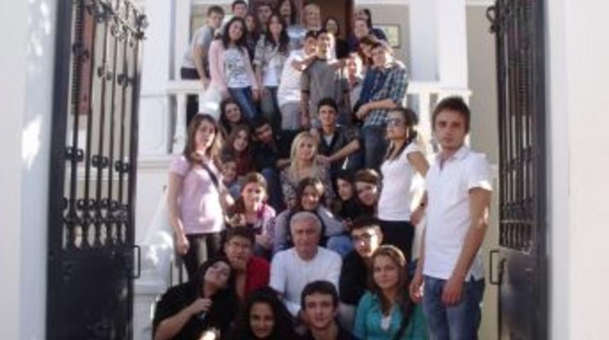 Karacaoğlan&rsquo;da şiir ve m&uuml;zik dinletisi