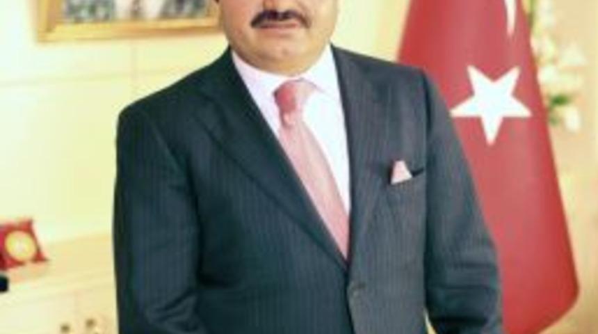 Rekt&ouml;r Aslan: Ge&ccedil;mişi ile y&uuml;zleşemeyen Fransa'nın s&ouml;ylemi ger&ccedil;ek&ccedil;i değil