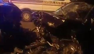 Ardahan&rsquo;da otomobil ile hafif ticari ara&ccedil; kafa kafaya &ccedil;arpıştı: 5 yaralı