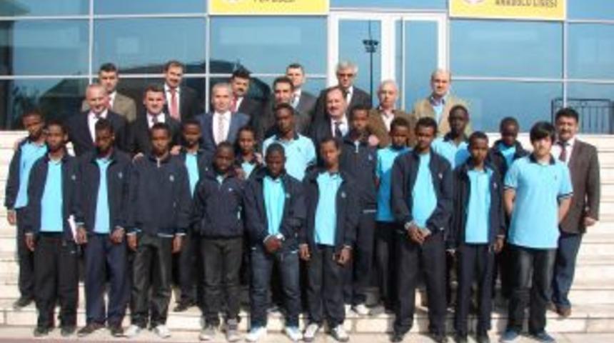 Somalili &ouml;ğrenciler T&uuml;rk&ccedil;e'yi &ccedil;abuk &ouml;ğreniyor