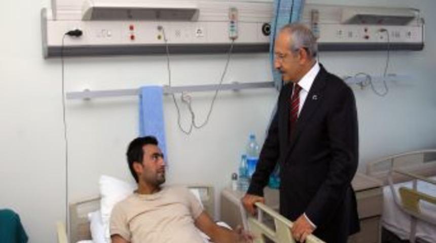 Kılı&ccedil;daroğlu, TSK Rehabilitasyon Merkezi'nde gazilerle bayramlaştı