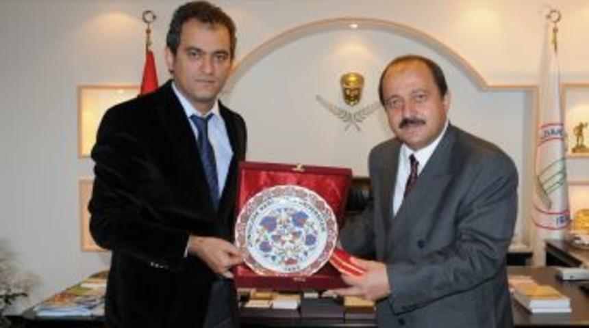 Orman B&ouml;lge M&uuml;d&uuml;r&uuml;&rsquo;nden Rekt&ouml;r'e veda ziyareti