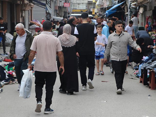 Ne ararlarsa ucuza buluyorlar 'Garibanı da zengini de geliyor'