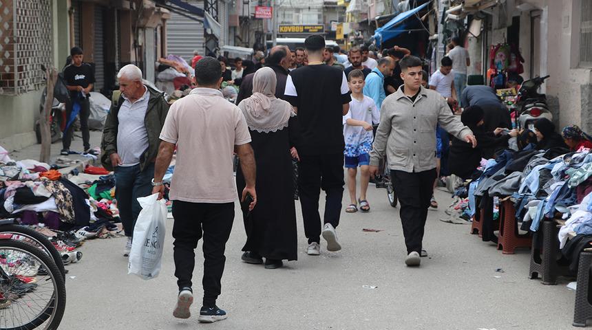 Ev araba hari&ccedil; ne ararlarsa ucuza buluyorlar 'Gariban da zengin de geliyor'