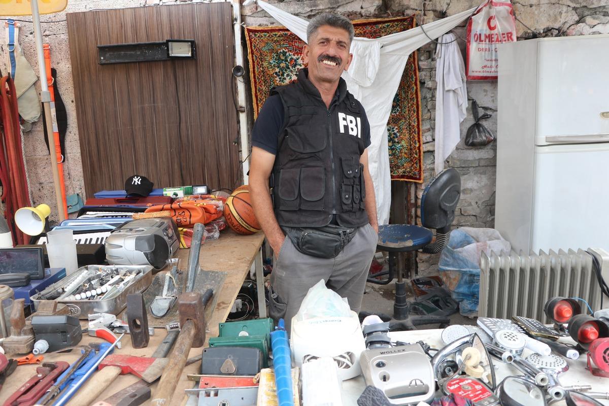 Ev araba hariç ne ararlarsa ucuza buluyorlar Gariban da zengin de geliyor 2