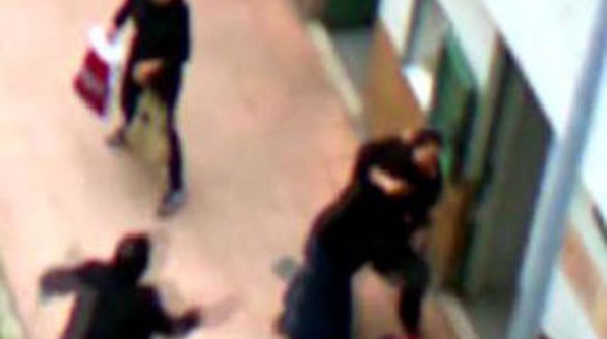 Kadınların sa&ccedil; sa&ccedil;a baş başa kavgası