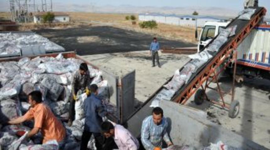 SYDV, dağıttığı k&ouml;m&uuml;r&uuml; ihtiya&ccedil; sahibinin kapısına kadar g&ouml;t&uuml;recek