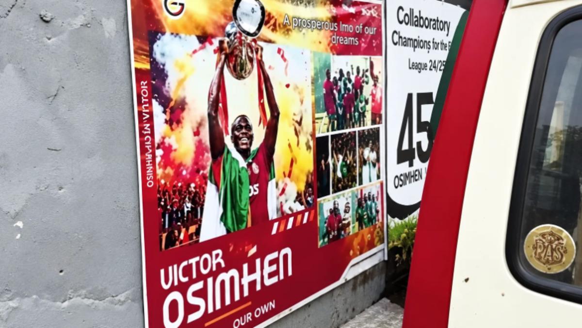 Osimhen doğduğu mahalleye gitti! Yanındakileri görenler bir daha baktı 2