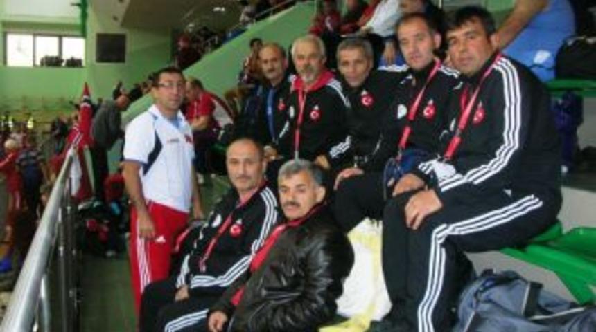 Veteranlar Polonya&rsquo;dan madalyalar ile d&ouml;nd&uuml;