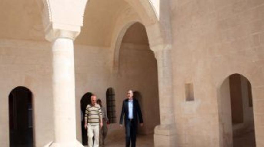 Midyat yeni bir tarihi mekana kavuşuyor