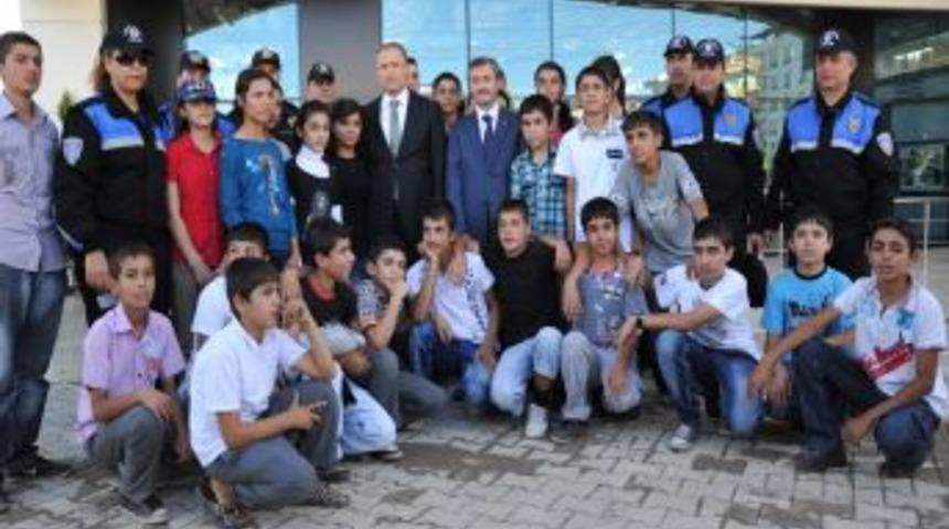 &Ccedil;ocuklar 'G&ouml;n&uuml;ller Vadide Buluşuyor Projesi' ile g&uuml;ld&uuml;