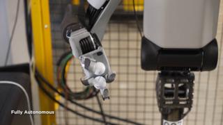 Boston Dynamics, Atlas’ın yeni ellerini tanıttı: Matkap bile kullanabiliyor!