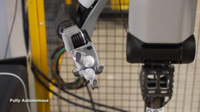 Boston Dynamics, Atlas’ın yeni ellerini tanıttı: Matkap bile kullanabiliyor!