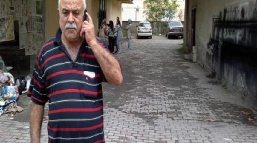 Fal bakma bahanesiyle ziynet eşyalarını ve 6 bin lirasını &ccedil;aldılar