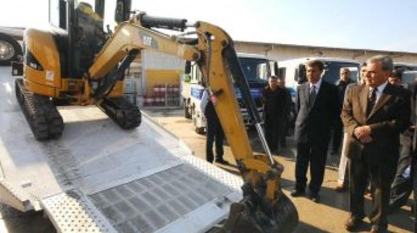 İzmir B&uuml;y&uuml;kşehir Belediyesi iş makinelerini gen&ccedil;leştirdi