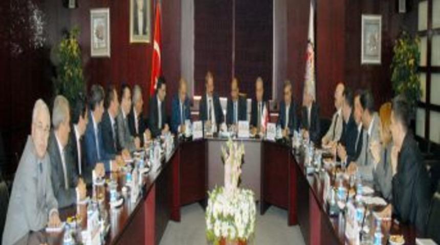 GTO ve GSO&rsquo;dan eğitime vurgu:Herkes elini taşın altına koysun