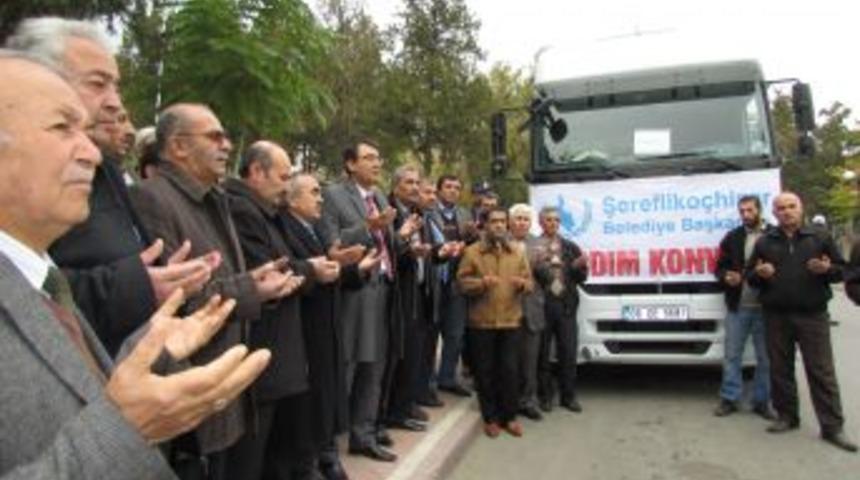 &lsquo;Van i&ccedil;in Bir Yudum Su da Bizden&rsquo; yardım konvoyu dualarla uğurlandı