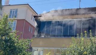 Bolu&rsquo;da balkon yangını paniğe neden oldu