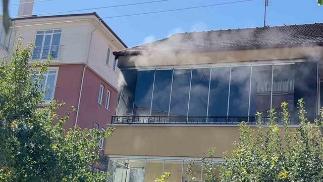 Bolu’da balkon yangını paniğe neden oldu