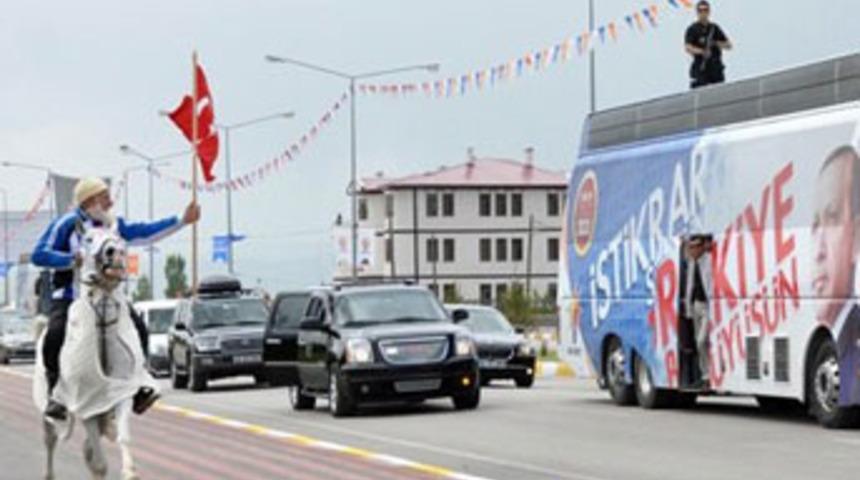 Baki Dede şov yaptı, evi ve ahırı kaptı