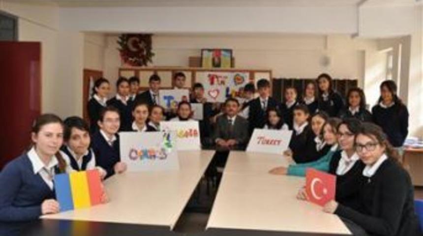 Romen &ouml;ğrencilere T&uuml;rk&ccedil;e &ouml;ğretecekler