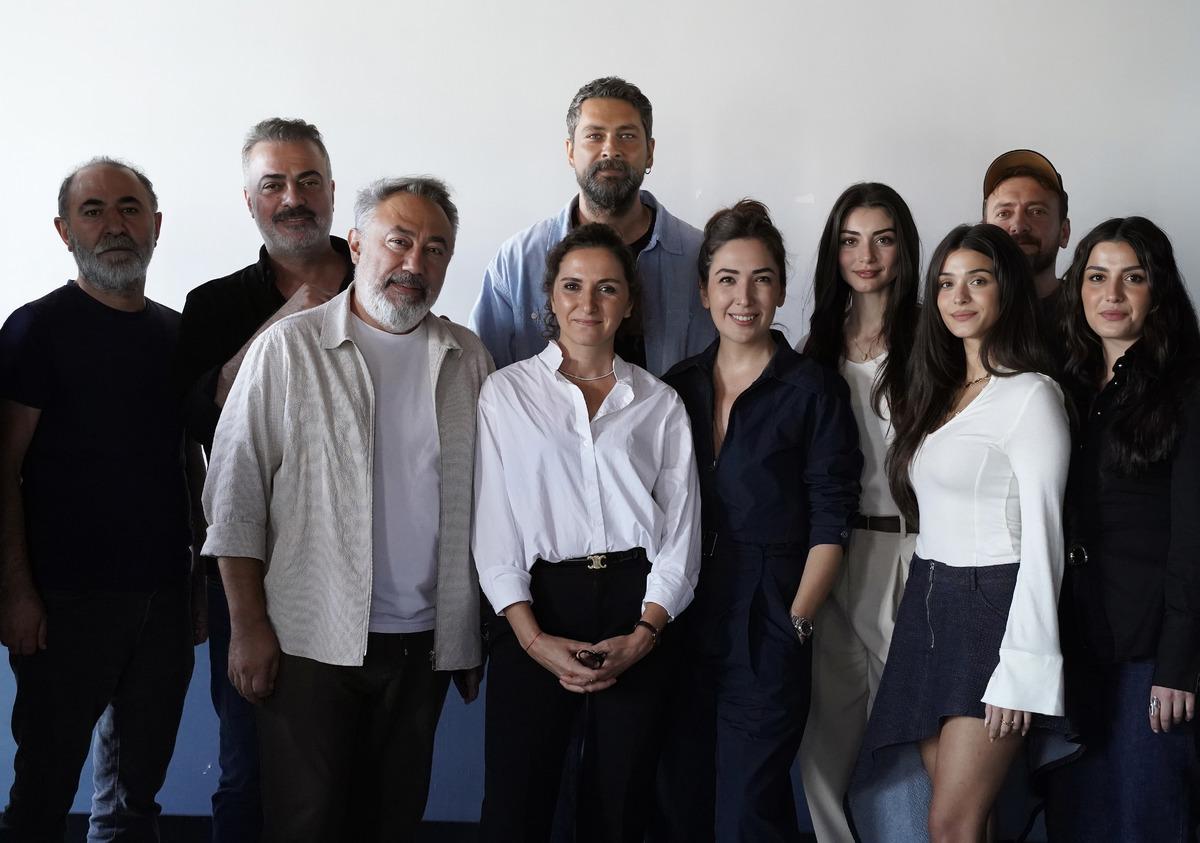 Onur Tuna ve Özge Törer başrolde! Karakuyu dan fotoğraflar geldi 3