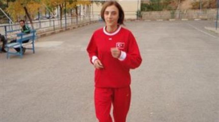 &Ccedil;eşminaz'a durmak yasak