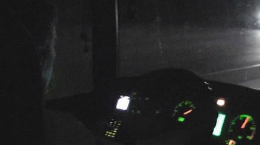 Otob&uuml;s şof&ouml;r&uuml;n&uuml;n direksiyonda mesaj trafiği