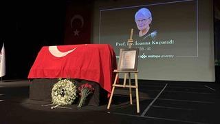 Hocaların hocasına veda: Prof. Dr. İoanna Kuçuradi son yolculuğuna uğurlandı