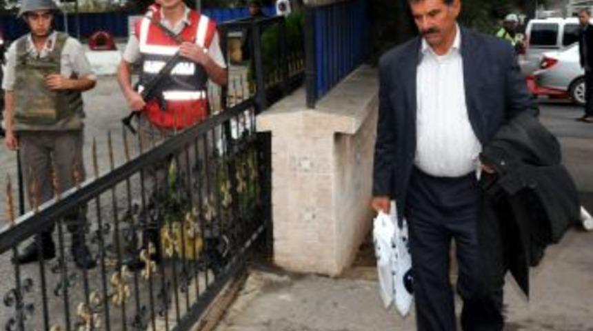 Abdullah &Ouml;calan&rsquo;ın kardeşi İmralı&rsquo;ya gitti