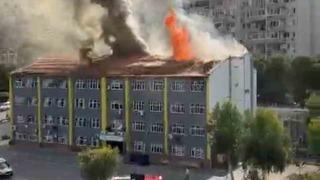 İzmir’de okul çatısında korkutan yangın