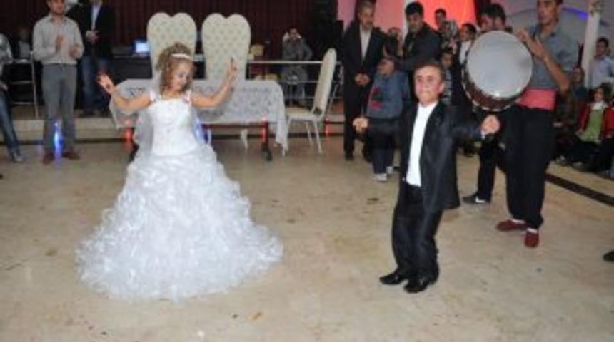 Şahinbey Belediyesi,maddi imkansızlıktan evlenemeyen &ccedil;ifte yardım eli uzattı