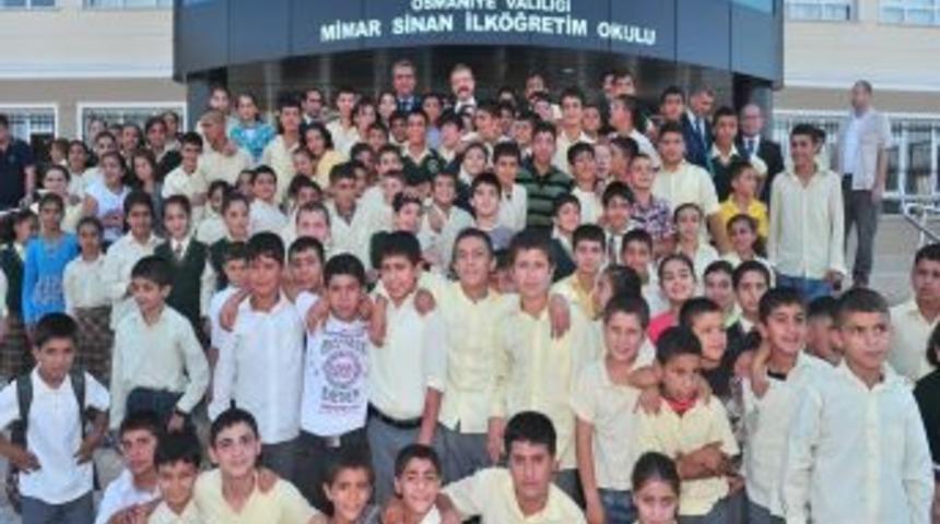 Vali Cerrah'tan '&ouml;ğrenciler sağlık taramasından ge&ccedil;irilsin' talimatı