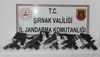 Şırnak&rsquo;ta 3 tır i&ccedil;erisinde silah ve uyuşturucu ele ge&ccedil;irildi