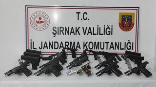 Şırnak'ta 3 tırdan cephanelik çıktı: 19 tabanca ele geçirildi