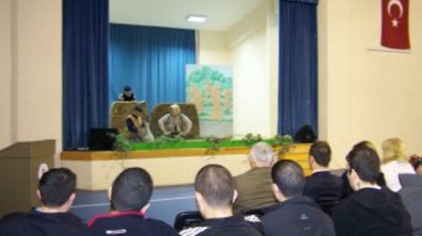 Sincan Belediyesi'nden h&uuml;k&uuml;ml&uuml;lere orta oyunu