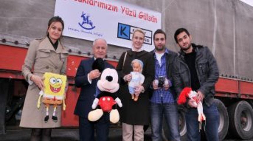 Kadık&ouml;yl&uuml;ler, depremzede &ccedil;ocuklara şeker ve oyuncak g&ouml;nderdi