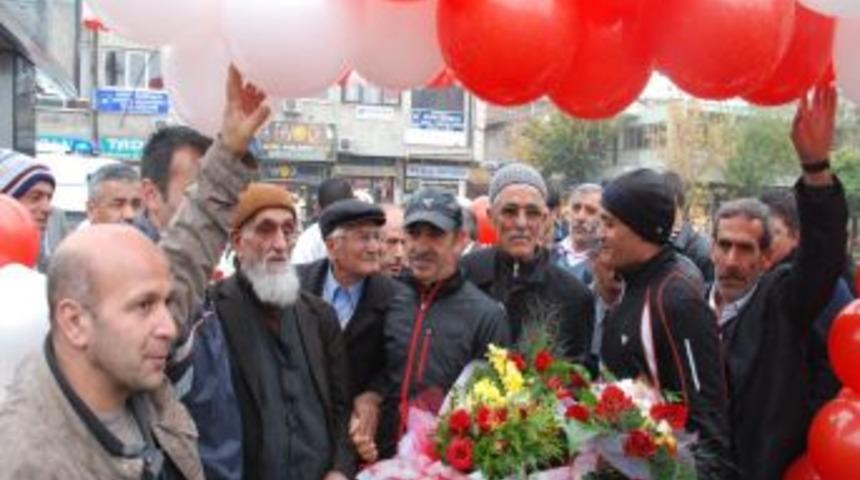 Yağmur, &ccedil;amur, kar engel olamadı finişi g&ouml;rd&uuml;