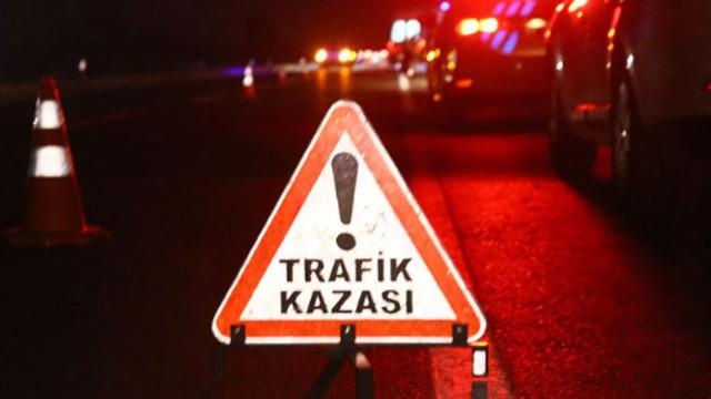 Hatay’da feci kaza! 2 otomobil çarpıştı, 3’ü ağır 5 kişi yaralandı