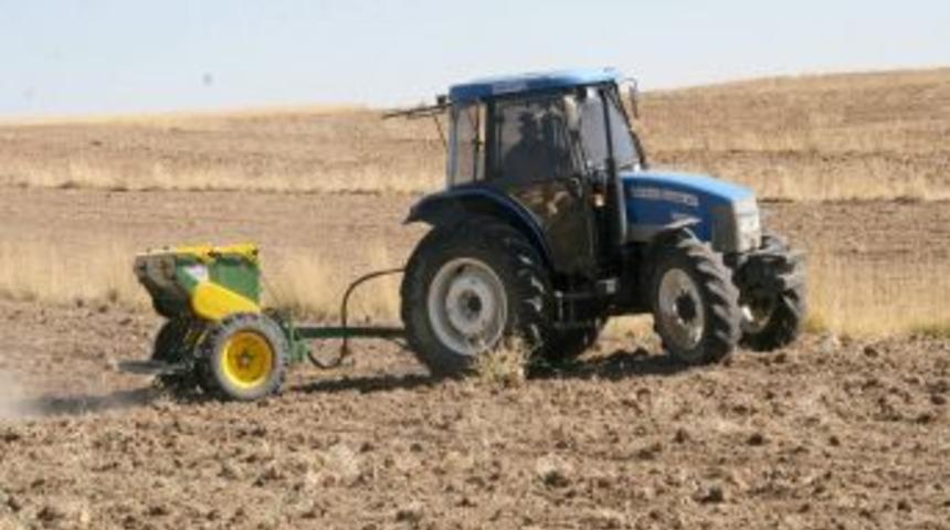 Yozgat&rsquo;ta sağanak yağıştan dolayı &ccedil;ift&ccedil;iler ekime ara verdi