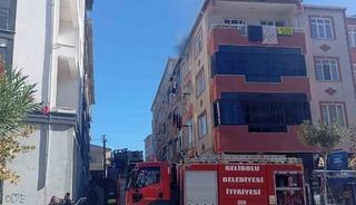 Gelibolu&rsquo;da bir apartmanın 4&rsquo;&uuml;nc&uuml; katından &ccedil;ıkan yangın korkuttu