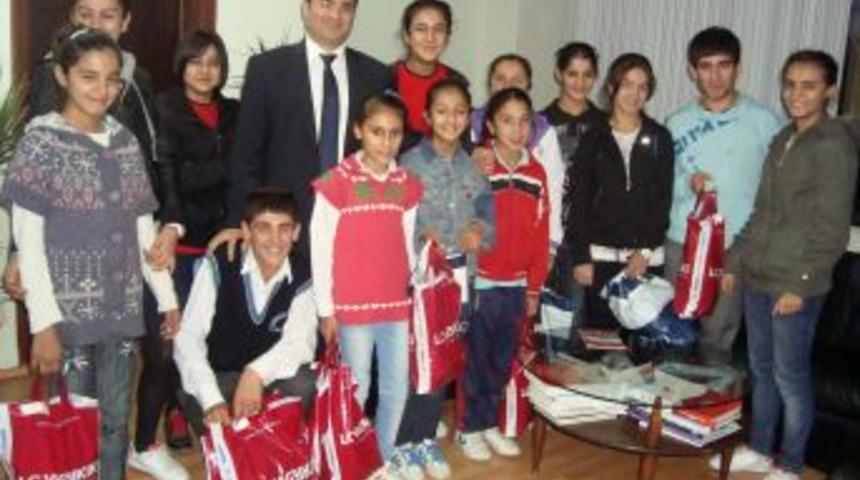 Başarılı sporculara bayram hediyesi