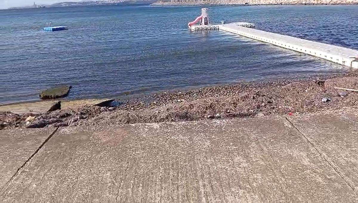 Yalova da korkutan g&ouml;r&uuml;nt&uuml;: Denizin rengi kırmızıya d&ouml;nd&uuml; 1