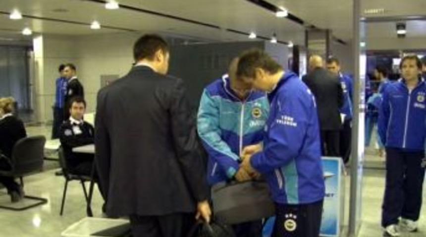 Kart cezalısı Alex, takımı yalnız bırakmadı