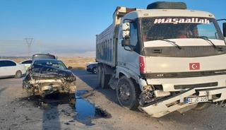 Konya&rsquo;da kamyon otomobille &ccedil;arpıştı: 1 yaralı