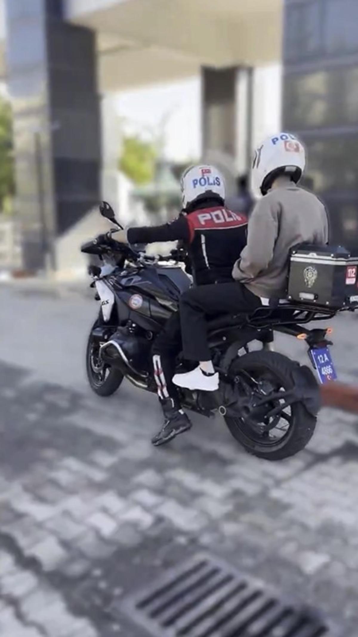 Bingöl’de polis ekipleri KPSS adaylarını sınava yetiştirdi 2