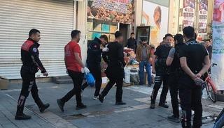 Iğdır'da mağazada kavga: 7 kişinin saldırdığı gen&ccedil;, muşta ve kesici aletlerle yaralandı