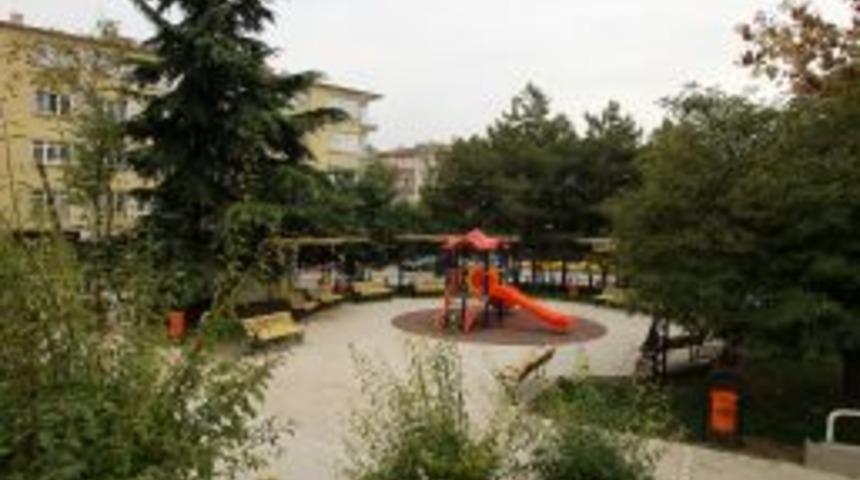 Yenilenen Adile Naşit Parkı hizmete a&ccedil;ıldı