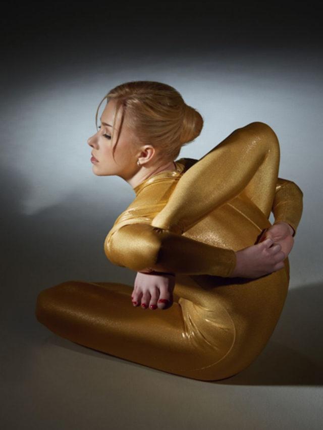 D&uuml;nyanın en esnek kadınından 2015 takvimi 10