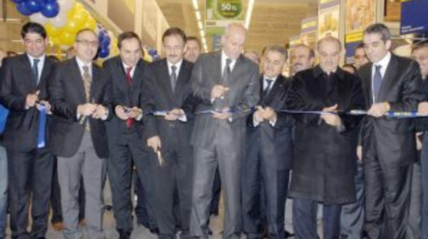 Metro, yıl sonuna kadar &uuml;&ccedil; toptancı market daha a&ccedil;acak